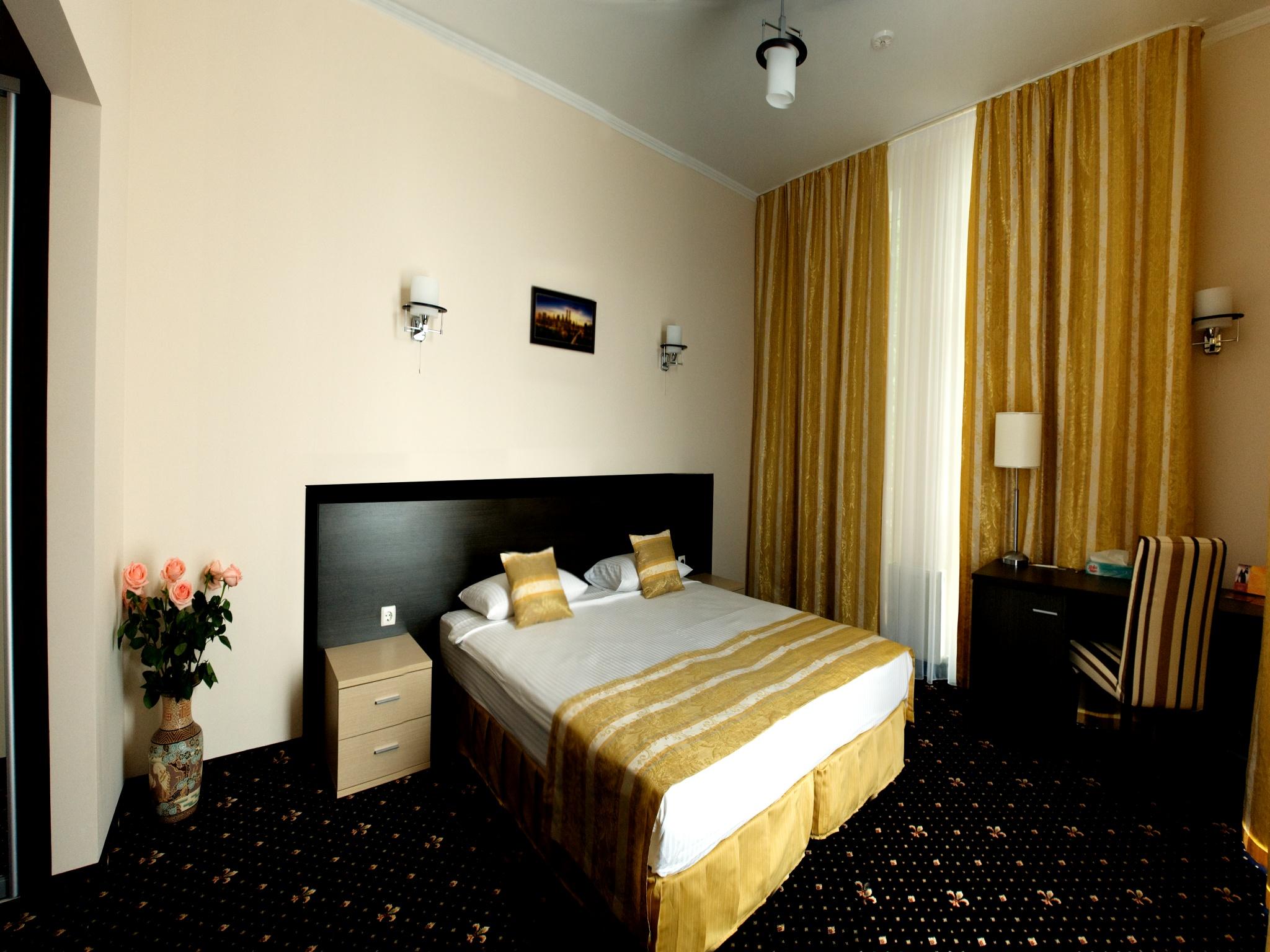 Manhattan Hotel & Restaurant Chisinau Room photo