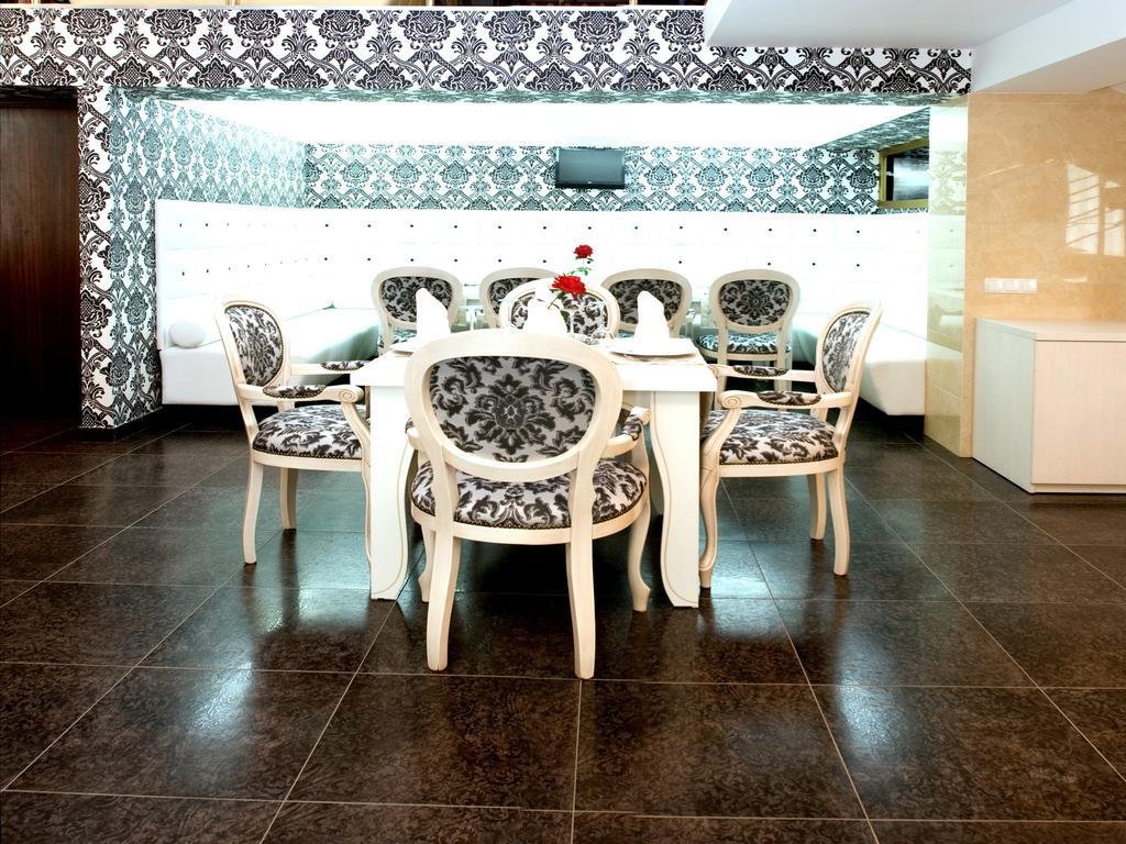 Manhattan Hotel & Restaurant Chisinau Restaurant photo